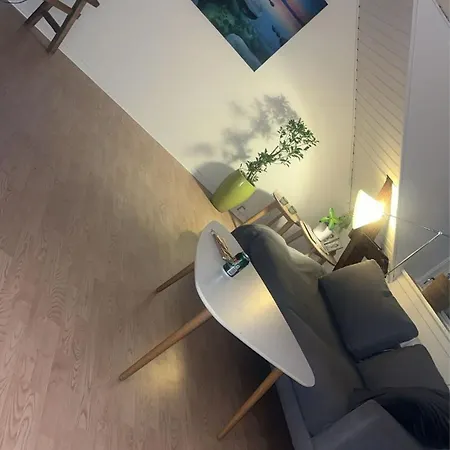 Centrally Located In The Heart Of With Lovely View Apartment