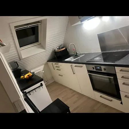Centrally Located In The Heart Of With Lovely View Apartment