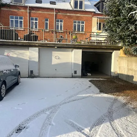 Centrally Located In The Heart Of With Lovely View Appartement *